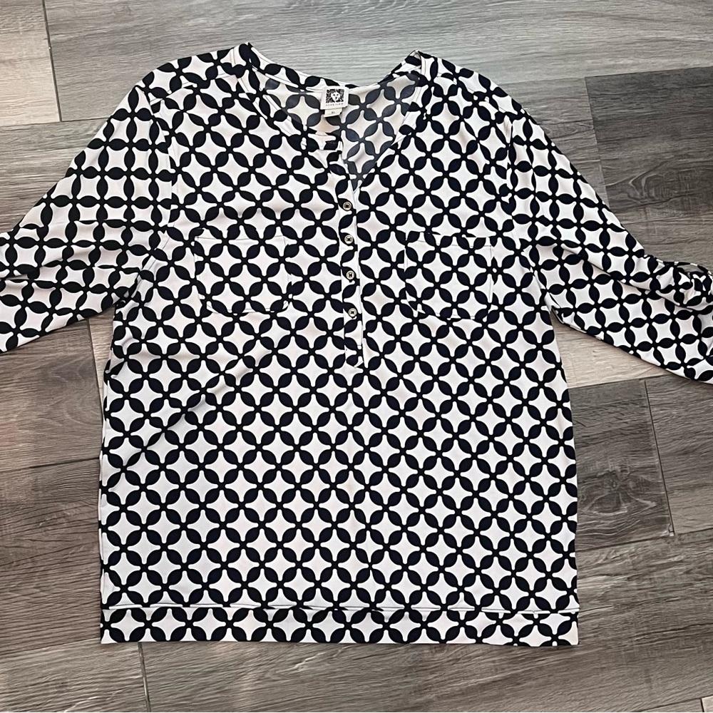 Stylish Navy and White Patterned Women's Top